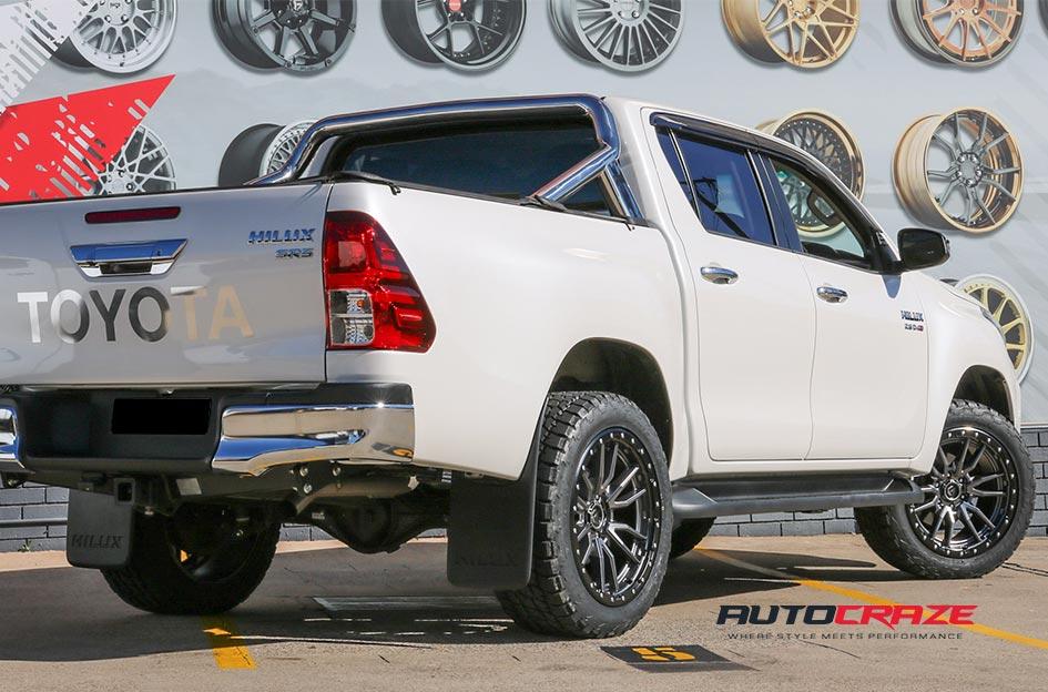 TOYOTA HILUX 4WD REBEL ANTHRACITE CENTER W BLACK LIP